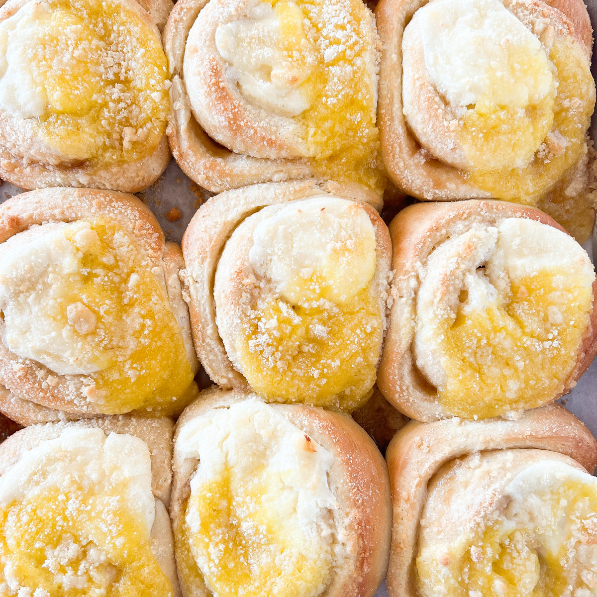 Stuffed Lemon Cheesecake Rolls